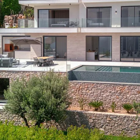 Castro Villa Beausoleil